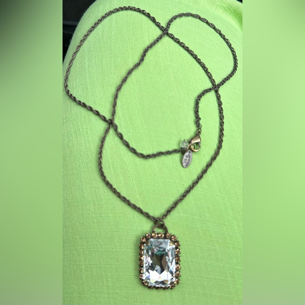 LIZ PAIACIOS Vintage Crystal Pendant Necklace